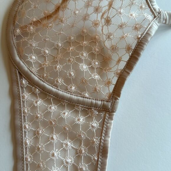 VICTORIA'S SECRET LACE UNDERWIRE BRA CREAM BEIGE OFF-WHITE SIZE 32DD FRONT CLOSE - Picture 8 of 8